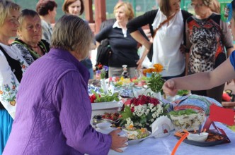 Zdjęcie do:  Festiwal smaków regionalnych wraz z wyposażeniem zaplecza kuchennego, zakupem strojów dla członkiń KGW oraz budową małej infrastruktury turystycznej przy Wiejskim Ośrodku Kultury w Trzebiatkowej