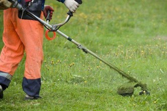 Zdjęcie do:  Koszenie terenów zielonych na terenie Gminy Tuchomie