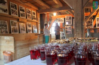 Zdjęcie nr 3 do galerii: Ziemia Tuchomska i jej mieszkańcy na starej fotografii - Wystawa