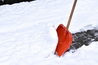 Zdjęcie do:  Przypominamy o obowiązku odśnieżania chodników i dachów