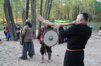 Zdjęcie nr 22 do galerii: Jezioro Naleton - Piknik archeologiczny 